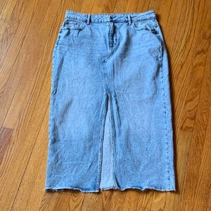 Maurices Denim Skirt, Button Zipper, Front Split, Raw Hem, 5 pocket, Size 16